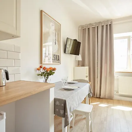 Place For Pl. Bankowy Апартаменты Варшава